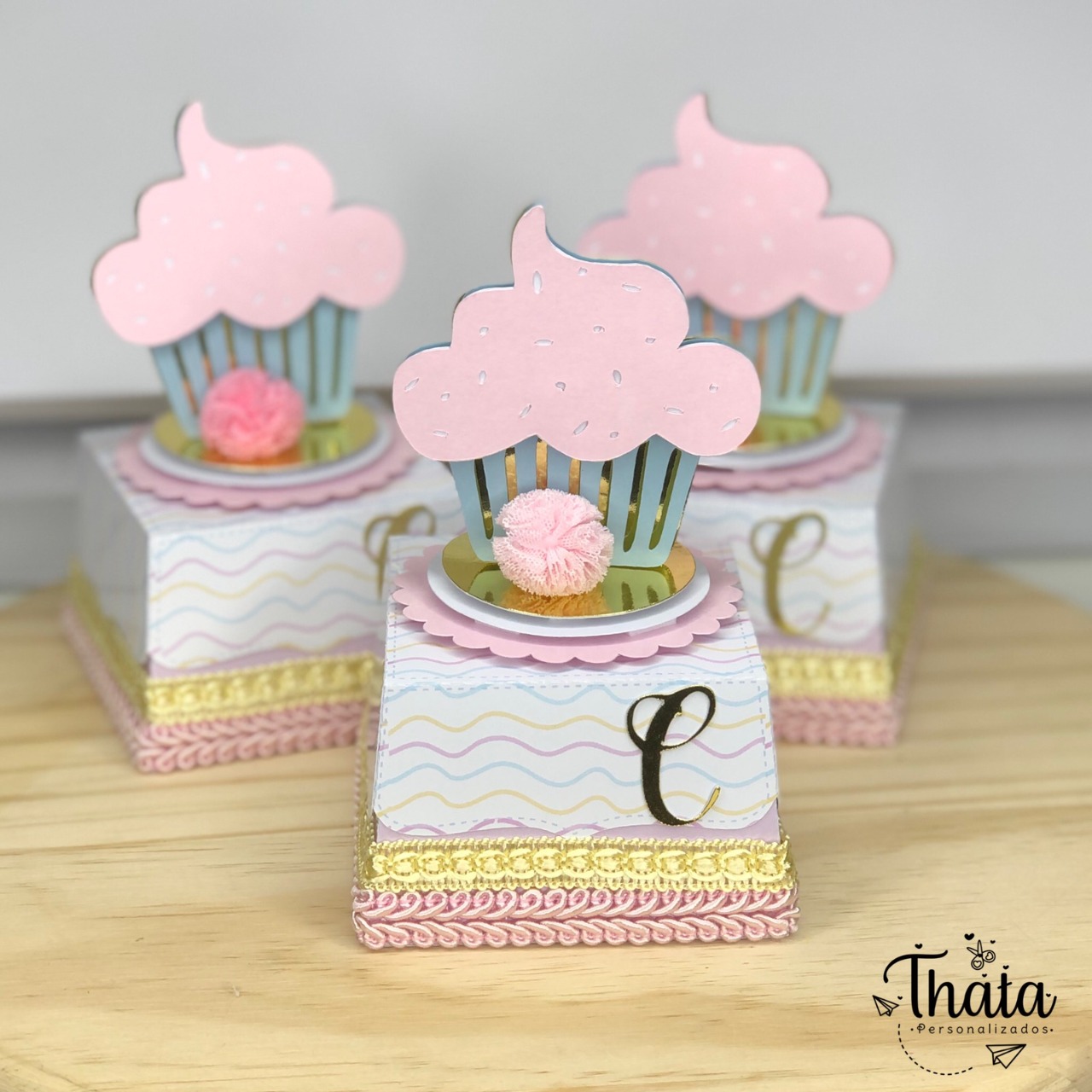 caixa-piramide-luxo-personalizada-02